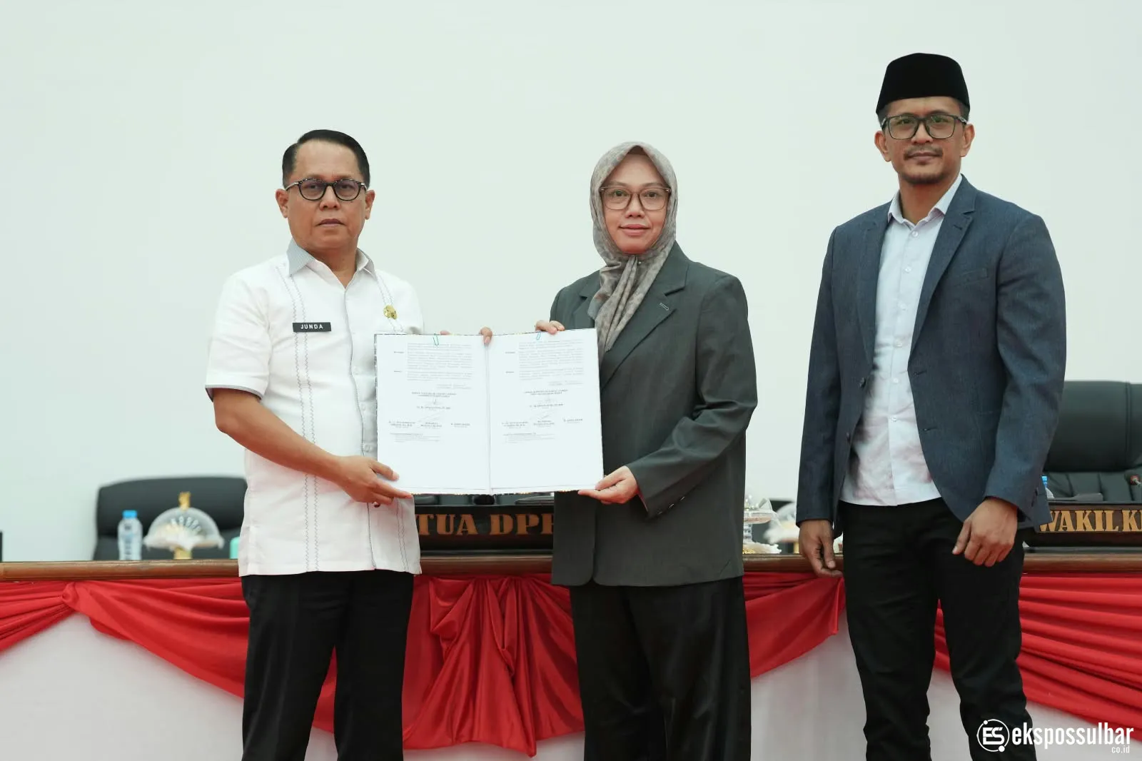 Pemprov Sulbar Menerima Keputusan DPRD Sulbar Terhadap RAPB Tahun 2026, Selanjutnya Diserahkan ke Mendagri