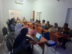 Cegah Anak Tertinggal Imunisasi, Poltekkes Kemenkes Mamuju dan Dinkes Polman Validasi Data Sasaran