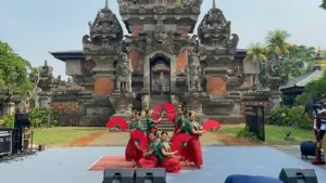 Tarian Tenggang-Tenggang Lopi Tampil Memukau di Festival Negeri Kami 2026, Angkat Budaya Sulawesi Barat di TMII