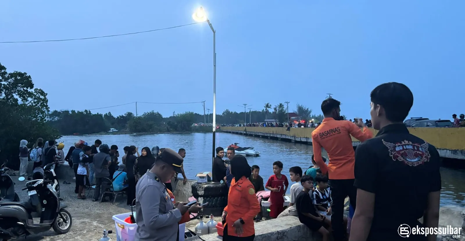 Respons Cepat Laporan Warga, Polresta Mamuju Turunkan Personel Cari Anak Tenggelam di Pantai Arteri
