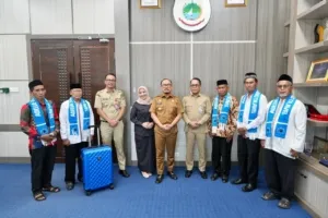 Karo Pemkesra Sulbar Ikuti Pelepasan Ibadah Umroh Para Imam Masjid