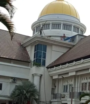 Mayoritas Pekerja Proyek Rehabilitasi Kantor Bupati Polman tak Gunakan APD