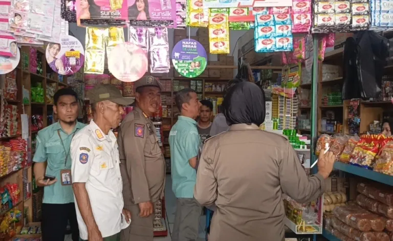 Pasca Penindakan Rokok Ilegal di Enam Kabupaten, Tim Gabungan Sulbar Kembali Sisir Toko dan Kios di Mamuju