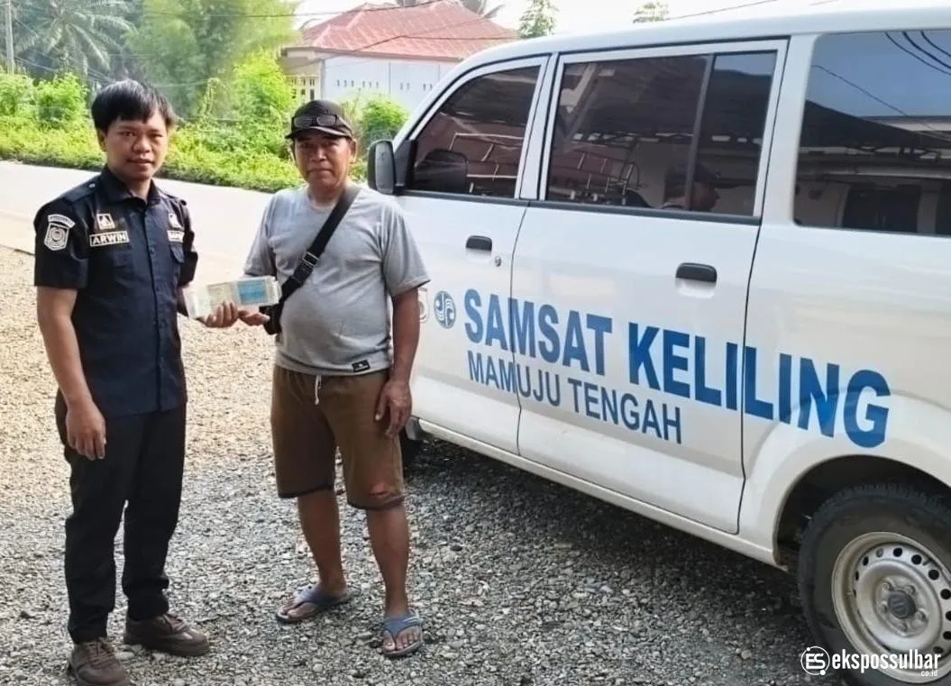 Samsat Keliling Beri Layanan Optimal di Karossa, Bapenda Sulbar Catat Penerimaan Pajak Capai Puluhan Juta Rupiah
