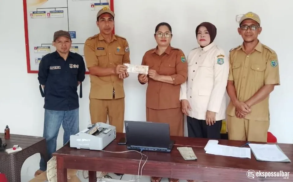 Samsat Keliling Hadir di Desa Karave, UPTD Pelayanan Pajak Pasangkayu Catat Penerimaan Pajak Kendaraan Rp5,12 Juta