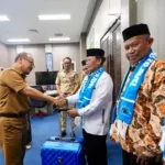 Apresiasi Pengabdian, Gubernur Sulbar Berangkatkan Umroh Lima Imam Masjid